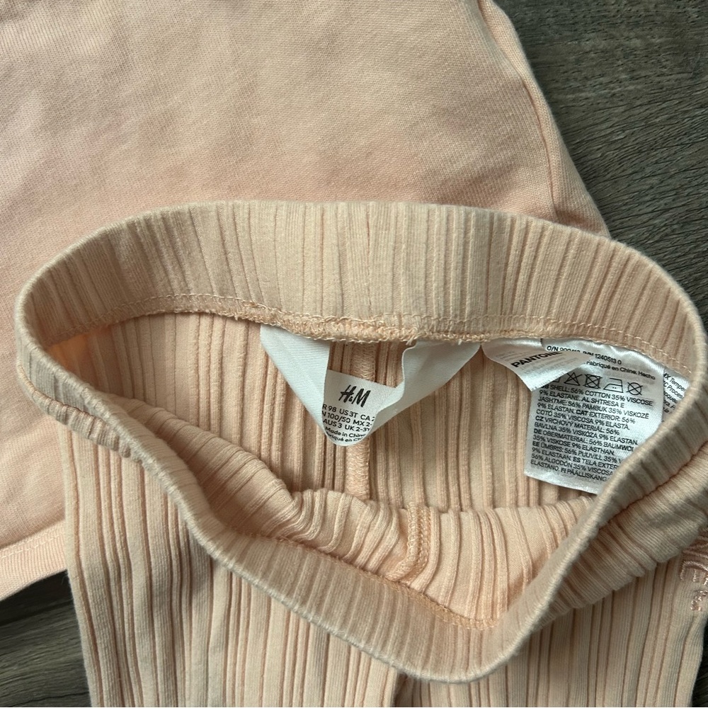 Sold xlist H&M Pink Coral Peach Pantone T-Shirt and Leggings Set 3T - Picture 5 of 8